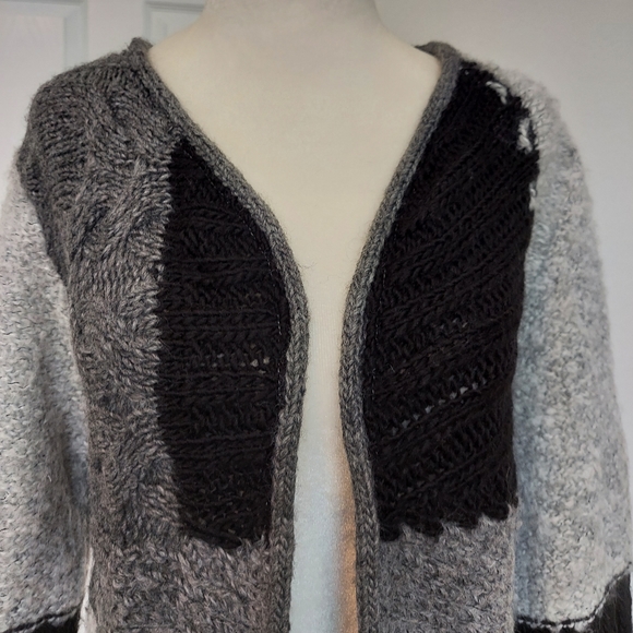 French Acrylic Sweater - Picture 8 of 10